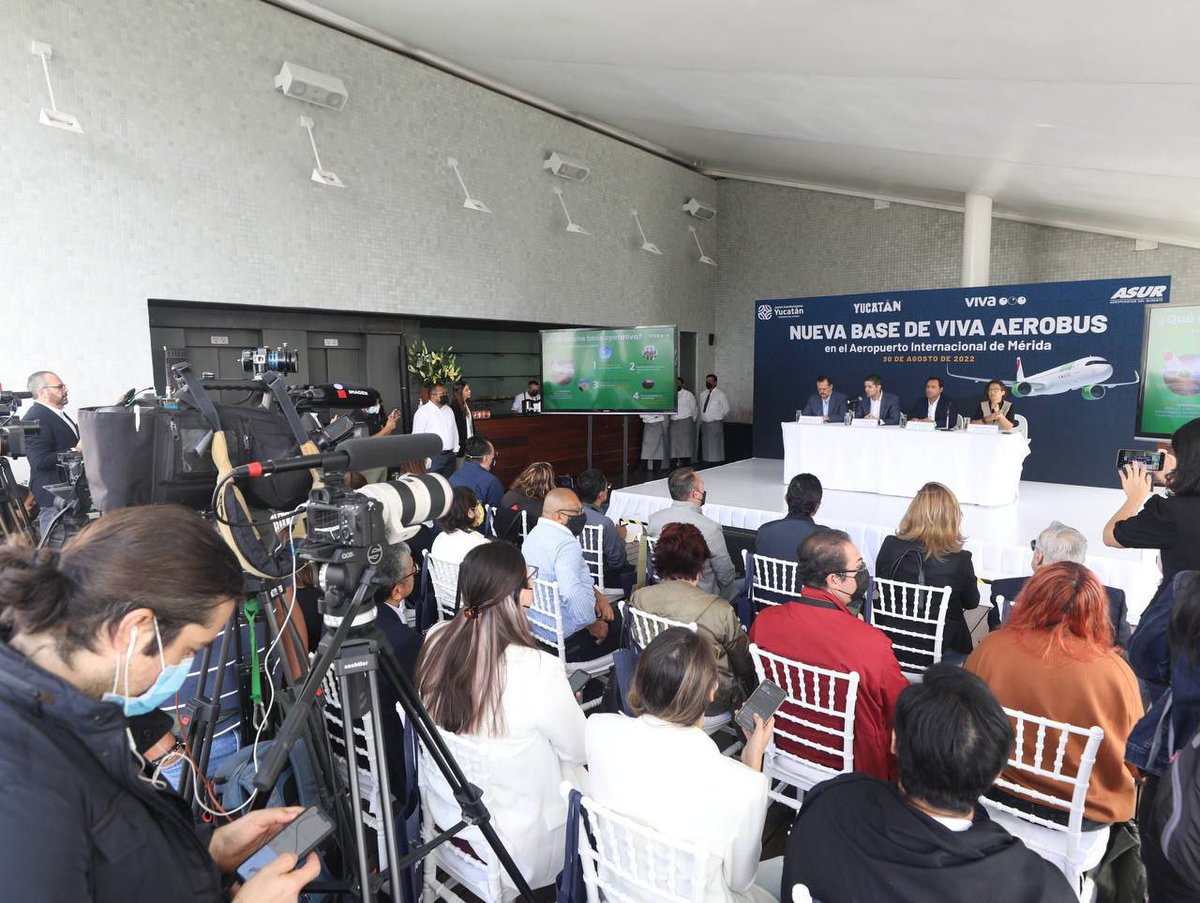 antonio_rsa1's tweet photo. NUEVA BASE DE EMPRESA AÉREA DE BAJO COSTO, PERMITIRÁ LA OPERACIÓN MENSUAL DE MÁS DE 400 VUELOS DESDE MÉRIDA 
La nueva base será de @VivaAerobus en el Aeropuerto Internacional de Mérida, resultado de las gestiones del gobernador @MauVila permitirá que 3 aeronaves aquí pernocten. https://t.co/BHsuhYA3qi