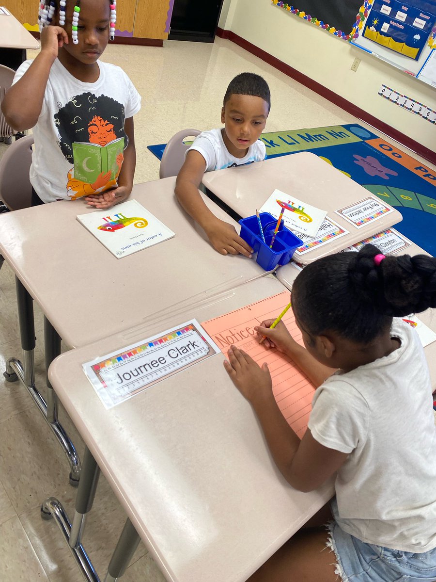 Taylorizlove's tweet photo. Second Grade Super Stars are at it again Module 1 ๐งโ๏ธโ๏ธ๐ช has our love bugs INTERESTED! They are paired up for their #NoticeandWonders #Discoveringtogether #DevelopingReaders #IAMCPS https://t.co/gh7QgCexxw