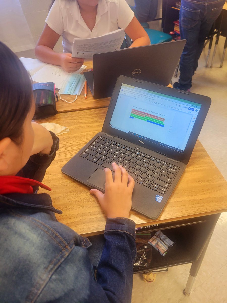 OESFifth108's tweet photo. Mrs. Melendez's class having so much fun using the RACE writing strategy for text evidence. 🤩💚🙌✍️ https://t.co/rTxY9UL9tN