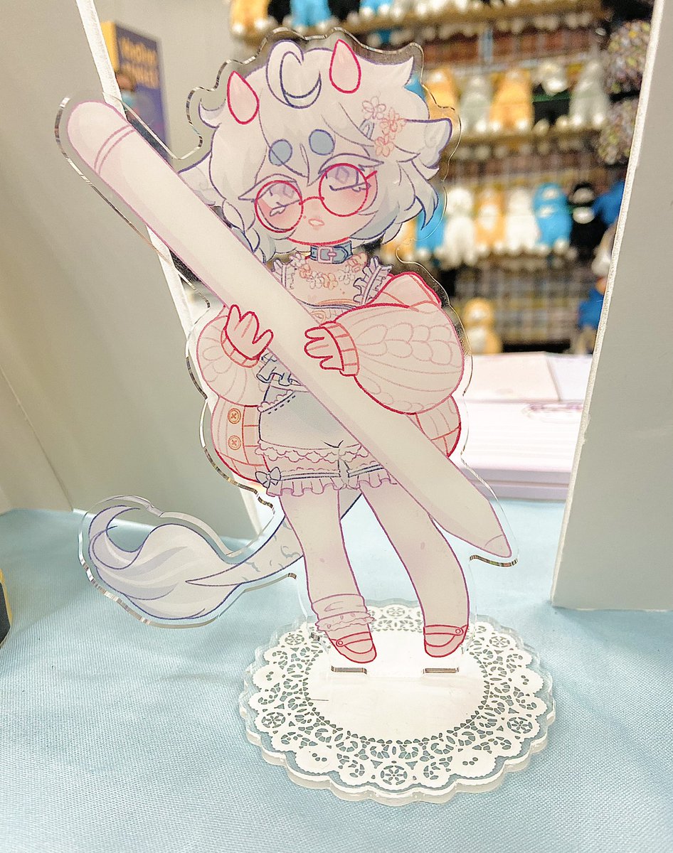 Forgot to share this but I made a personal Dandi standee for the last con I was at and people really seemed to like her!! I definitely want to make more but maybe I’ll try for more of a Chibi style next time~