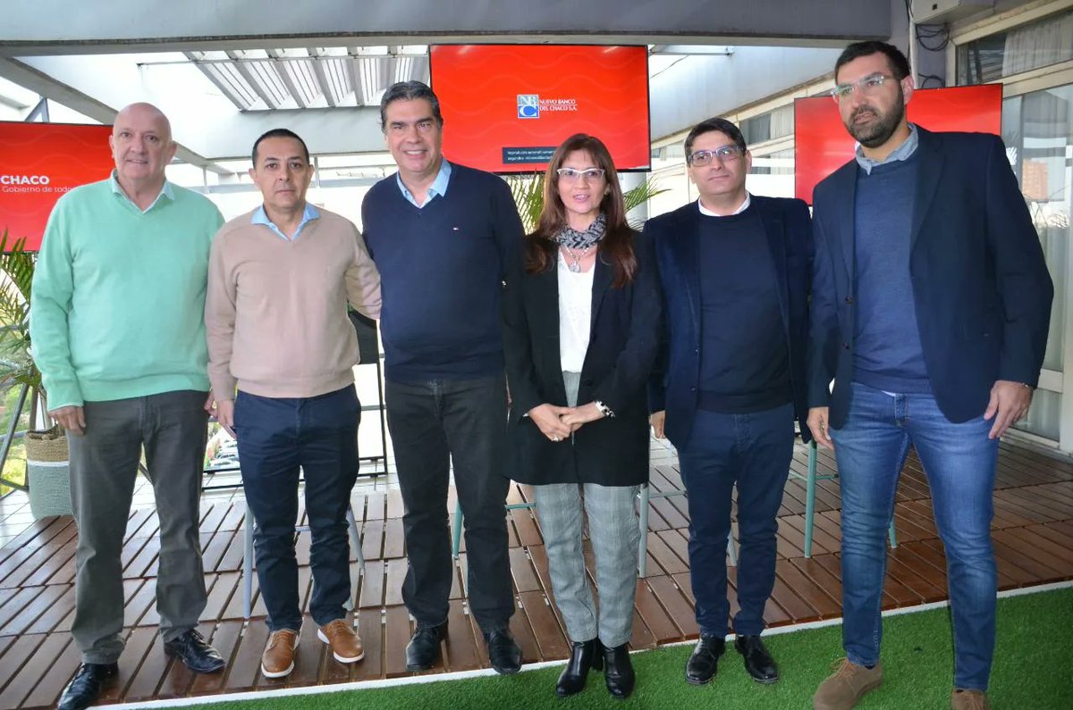 fechacochaco's tweet photo. LANZAMIENTO DEL BLACK FRIDAY 3 🛍🛒🎊💣

Junto al gobernador @jmcapitanich y autoridades de @produccionchaco y @bancodelchaco lanzamos el #BlackFriday 3, que tendrá lugar este viernes, sábado y domingo, para impulsar las ventas en el interior provincial.

#Descuentos #Comercio https://t.co/X5md7s3hA8