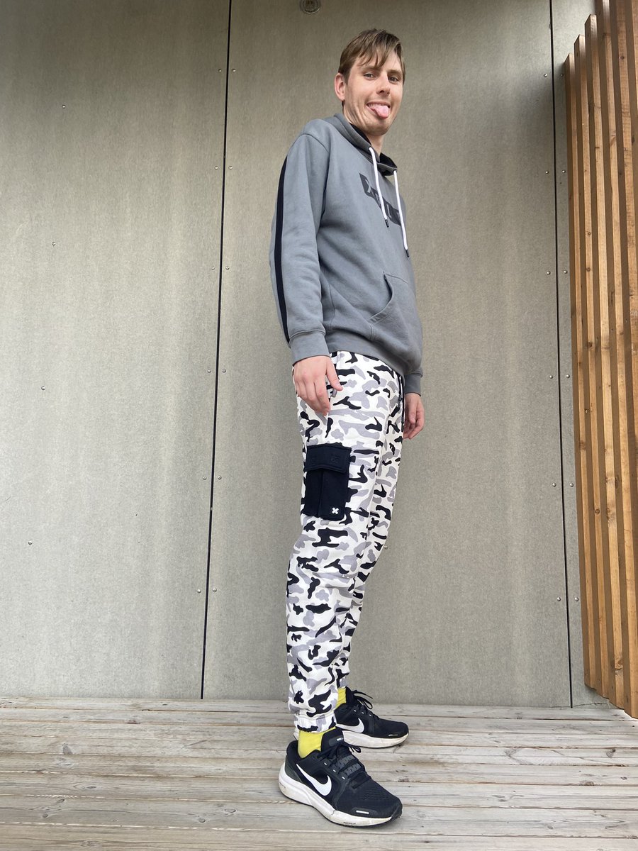 MartinWikmark's tweet photo. Camo pants🤘🏻🖤
@SamandColby @SamGolbach @ColbyBrock @FanjoyCo https://t.co/KttJuHJC69