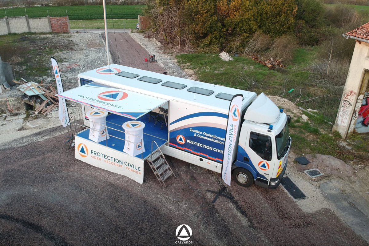 ProtecCivile14's tweet photo. Psssst…
Il parait que le #VGOC national sera présent à nos portes ouvertes !
Alors, à vos agendas : https://t.co/muIHL2OSET https://t.co/z4sCgBPDOD
