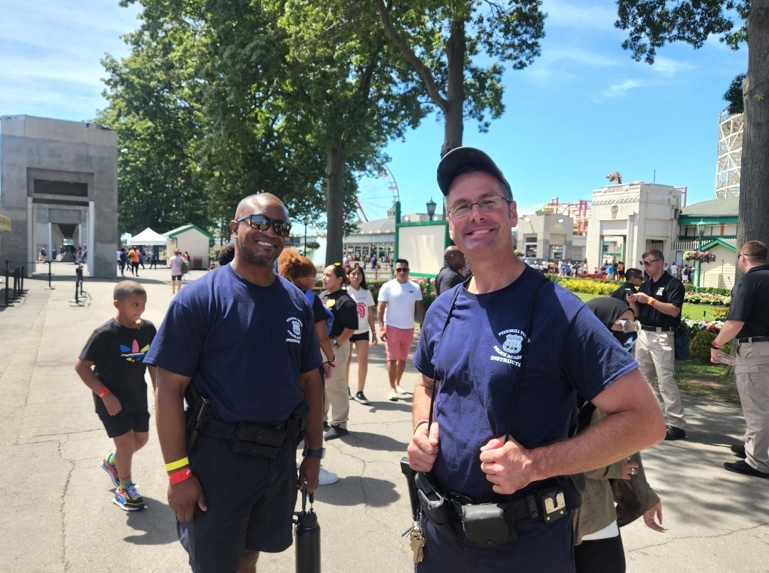 peekskillpolice's tweet photo. Needless to say all of us enjoyed this funfilled day of adventure one that we hope will become an annual occasion! Special thanks to NYSP Trooper Briana Martinez-Gigante for putting this event together and allowing us to share in the festivities!
#copsforkids #CommunityPolicing https://t.co/ENKKrT2GZX