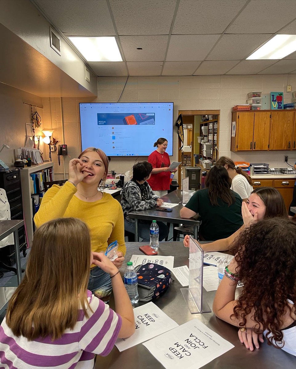 What a great group — they all showed up for the first informational meeting of the year. Let’s go, FCCLA! #Growthemembership <a href="/chs_fccla_sjsd/">chs_FCCLA</a>