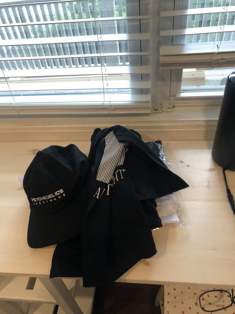 TVDFishing's tweet photo. Goodies came today!!! Canβt wait to wear PA gear and share with the world! Just need a badass black hoodie nowπ€£
@psychanon @BAYC2745 @PACommunityPage
#WeAreTheNight #ImagineReality https://t.co/ys46nOiVru