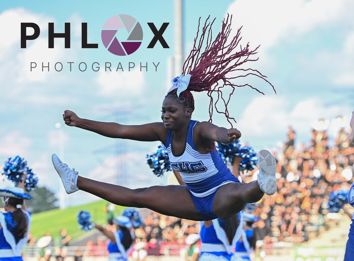 vypesideline's tweet photo. Football season= the BEST season!! 🏈🏈
We love seeing all the fun clubs and organizations doing their thing and having fun!!
Check out https://t.co/3lZ2j4Ms2b for photos of ALL football game groups⚡️⚡️
#sportsphotography #sportsphotographer #maxprepssports #texascheer https://t.co/76R1ga6hYN