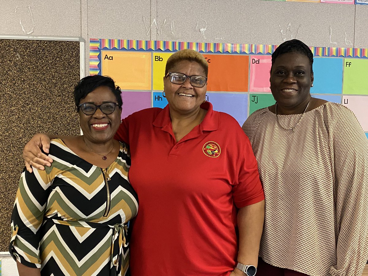 AdeleTerry2022's tweet photo. Having a great time working with our partners in St. Thomas/St. John School District. @edmentum @pat_evans325 #educatorsfirst https://t.co/4jtZ4zjSk2