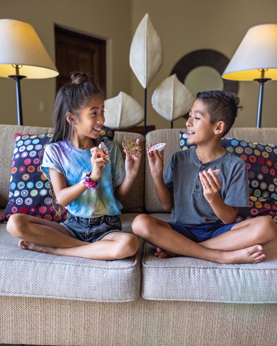 MomDutyBlog's tweet photo. Nothing says I love you more than giving @kinderus surprises to my little ones. Kinder Joy makes it so simple to show my kids how much they are loved through this small but powerful gesture. Love my babies! #kinderjoy https://t.co/rtAmB8UAWj