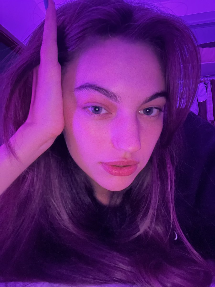 HollyBunny on Twitter "I’m online😈"