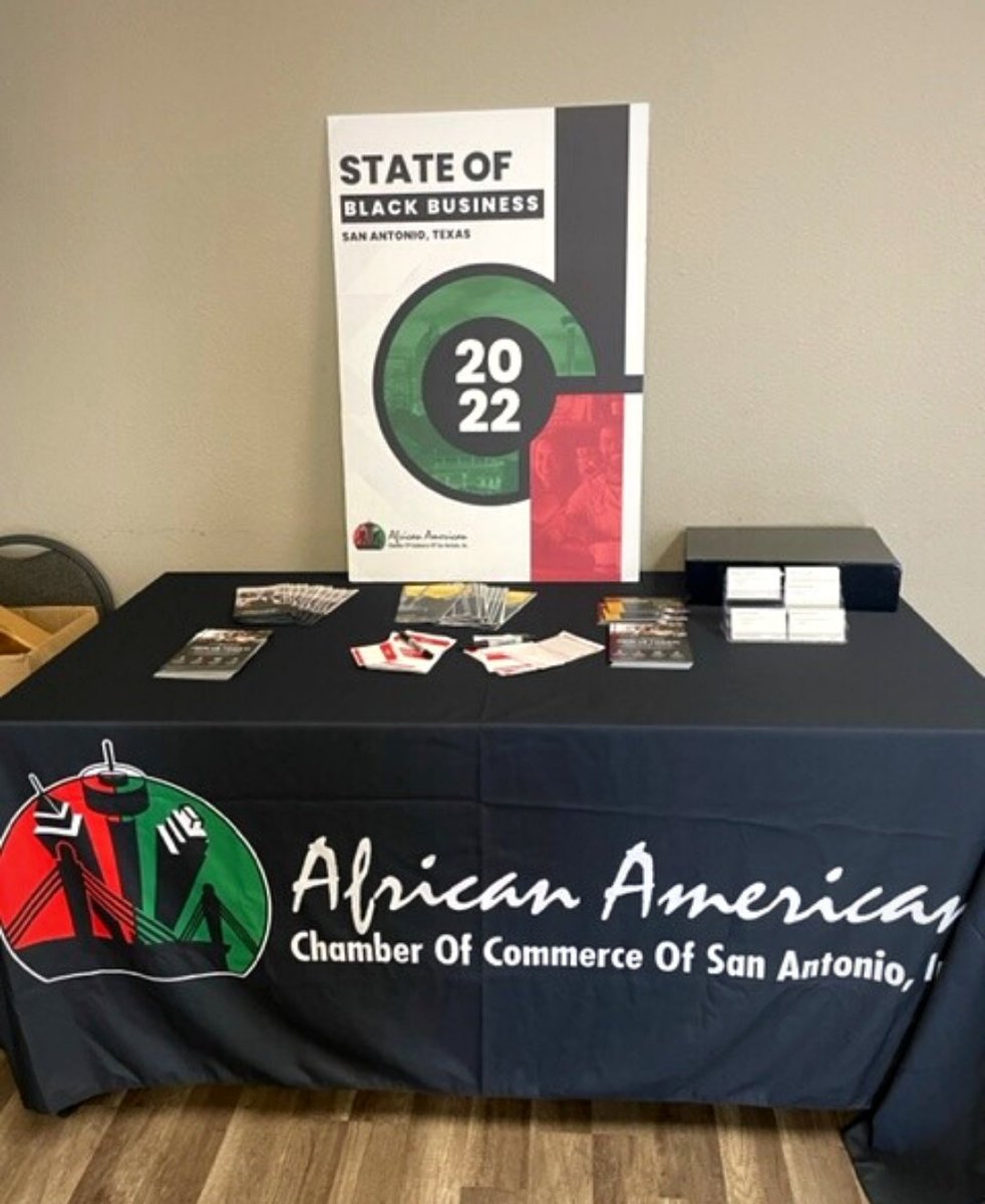 TexasAppleseed's tweet photo. Director Ann Baddour is at the #AACCSA's State of Black Business meeting presenting policy recommendations on small business development &amp; financial well-being in the #SanAntonio African American community.

Check out our joint report w/ @SAAFdn &amp; AACCSA: https://t.co/2Hp464MWhO https://t.co/Vn4V2R0wIC