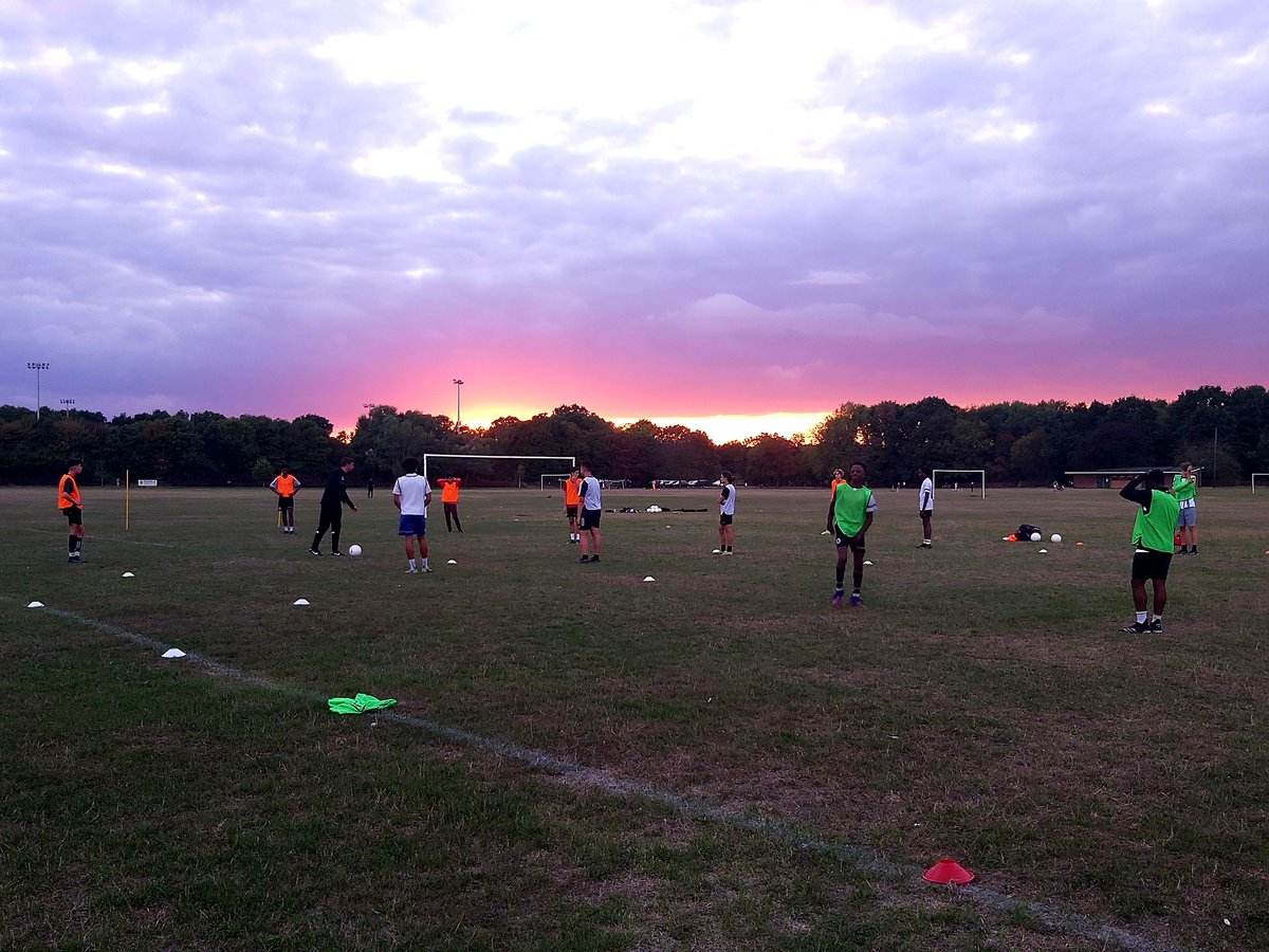 Langley_Sports's tweet photo. A fantastic evening as we held our first official training sessions for our new club today facilitated by @mrcosta13! We go again on Thursday... We still have space for our under 13 side, please get in touch if your young player is interested in coming along. #WeAreLangleySports https://t.co/36JUNniGiS