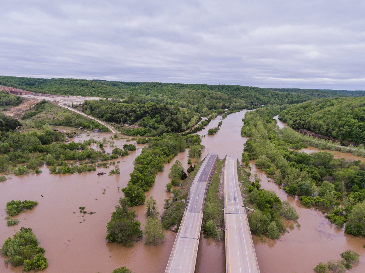 MOREALTORS's tweet photo. Through October 28, residents who were displaced from or are dealing with severe damage to their residence may be eligible for a grant of up to $1,500 to assist with a mortgage or rental payment. Learn more about this grant: https://t.co/hzGPXxhTGY https://t.co/ewqKbRyfof