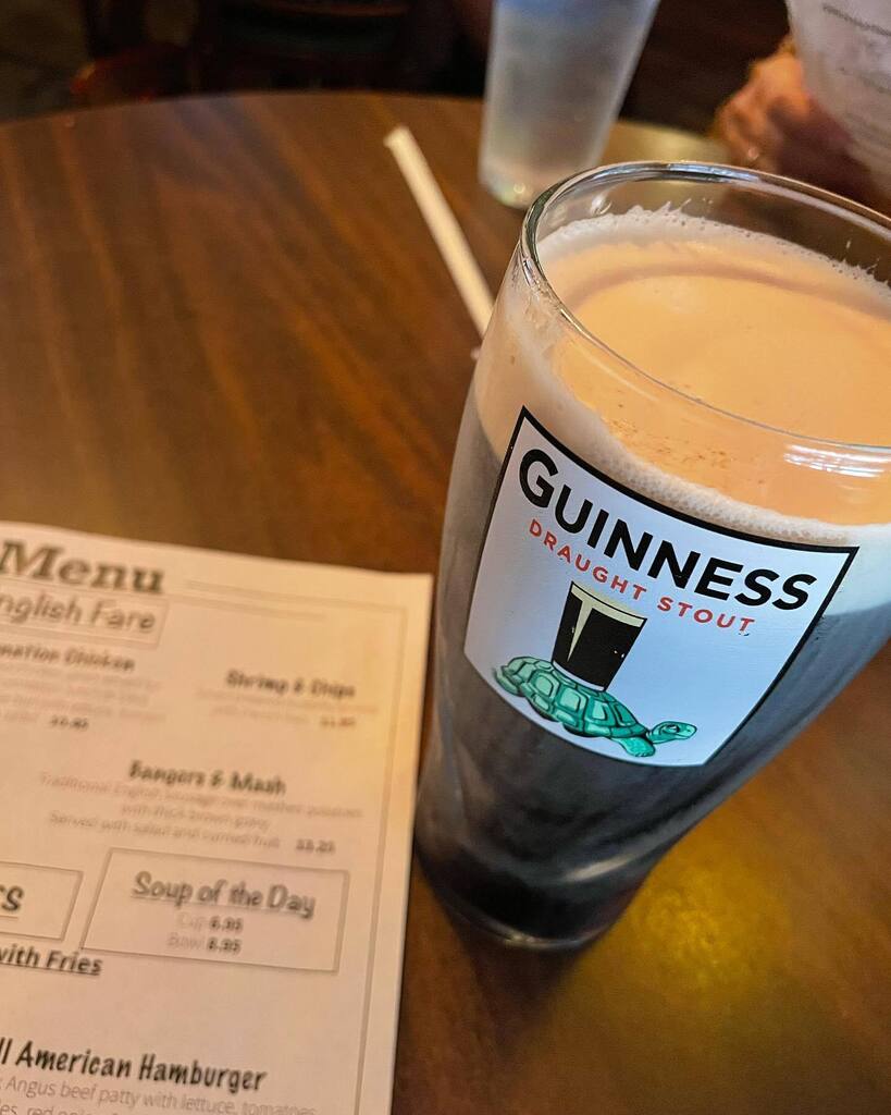 jmfryar's tweet photo. Bangers and Mash with a Guinness wash. Stout. https://t.co/Xab7eUUCPI https://t.co/DRnVEQke5g