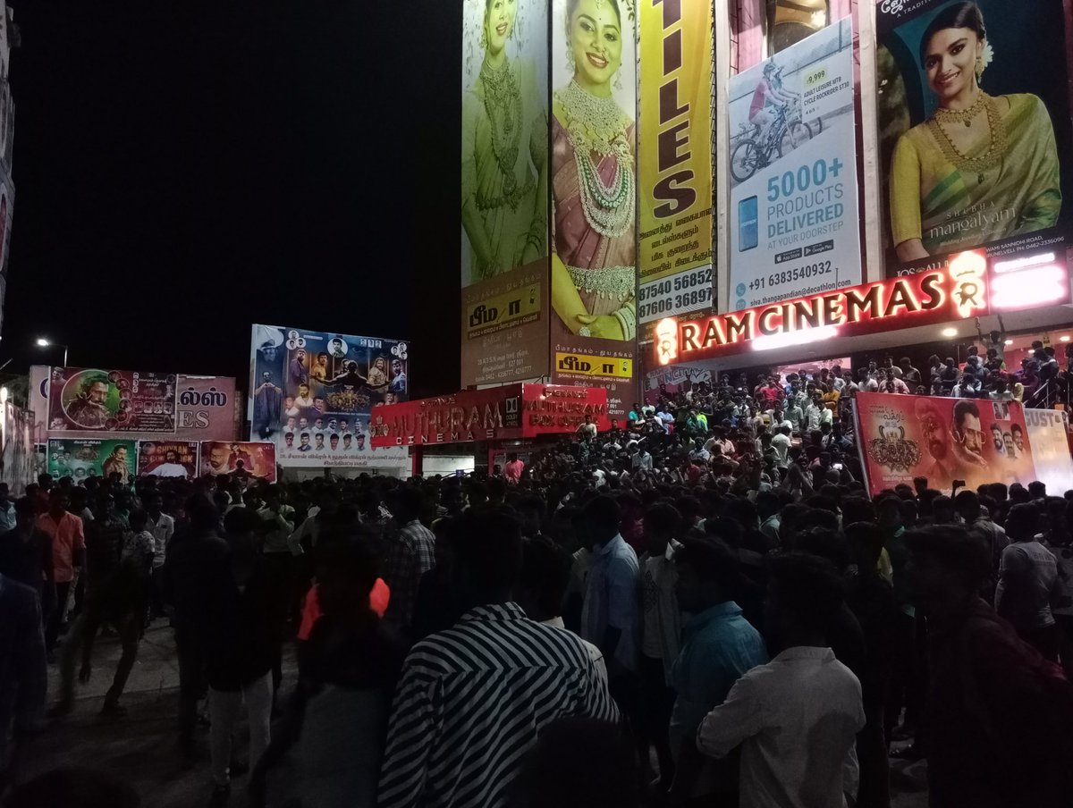 Selvam7771's tweet photo. 😎
cvf celebration✨🔥
Love u @chiyaan 🤩
@RamCinemas ..💫 https://t.co/SwdDT6sFBB