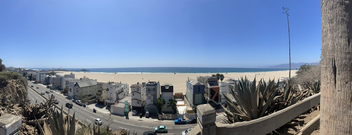 taylor_webley's tweet photo. Sad to leave beautiful LA but I’ll be back very soon 😉 https://t.co/AggUnmDENM