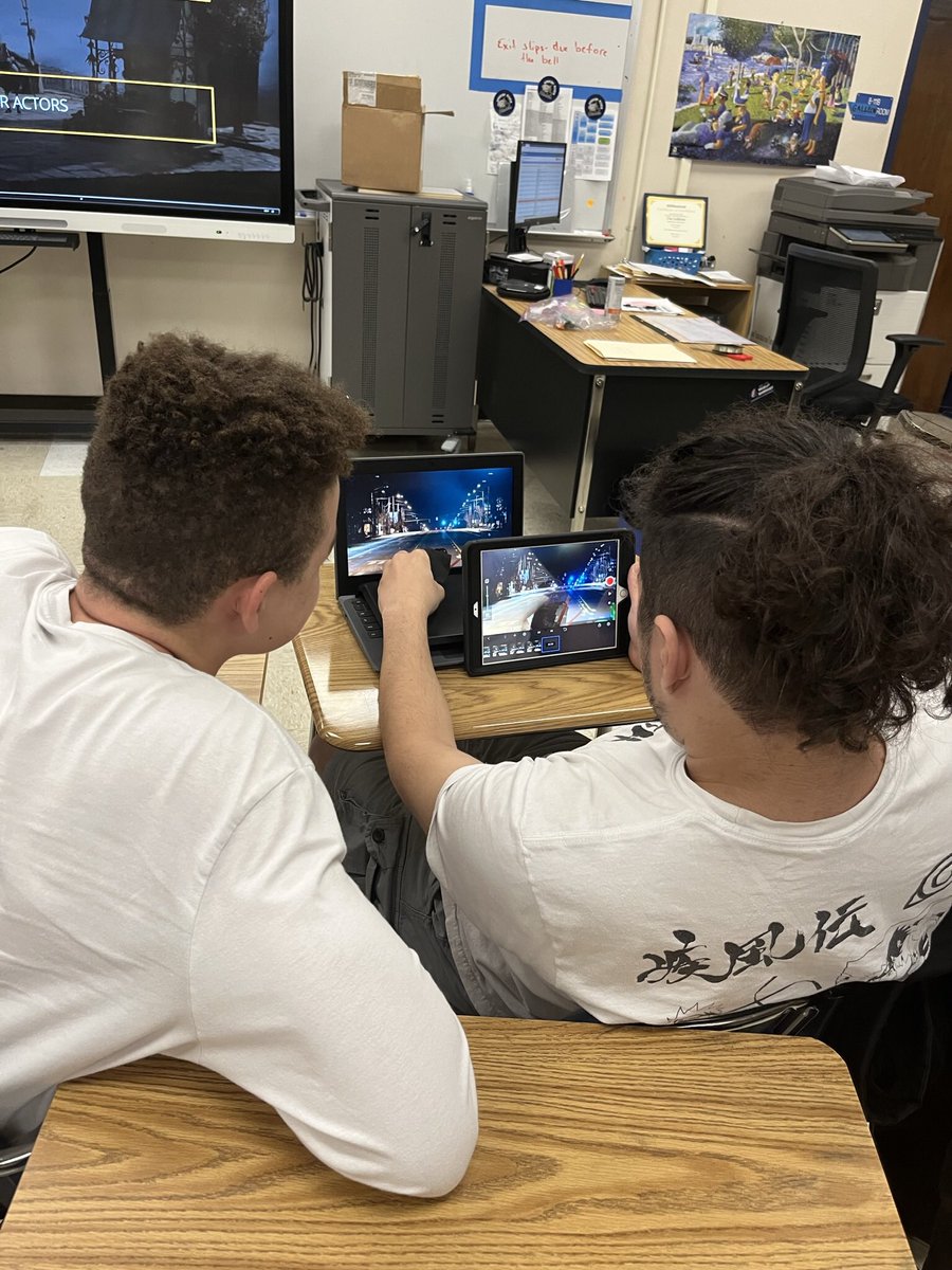 The_Galleon's tweet photo. Mrs. Delaneyβs AICE Media Studies classes had a great time creating stop motion short films with @FullSail outreach today. @SharksSrhs @RiverPTSA #mediastudies #aice #cambridge #smartsharks https://t.co/PHkyUCH6ri