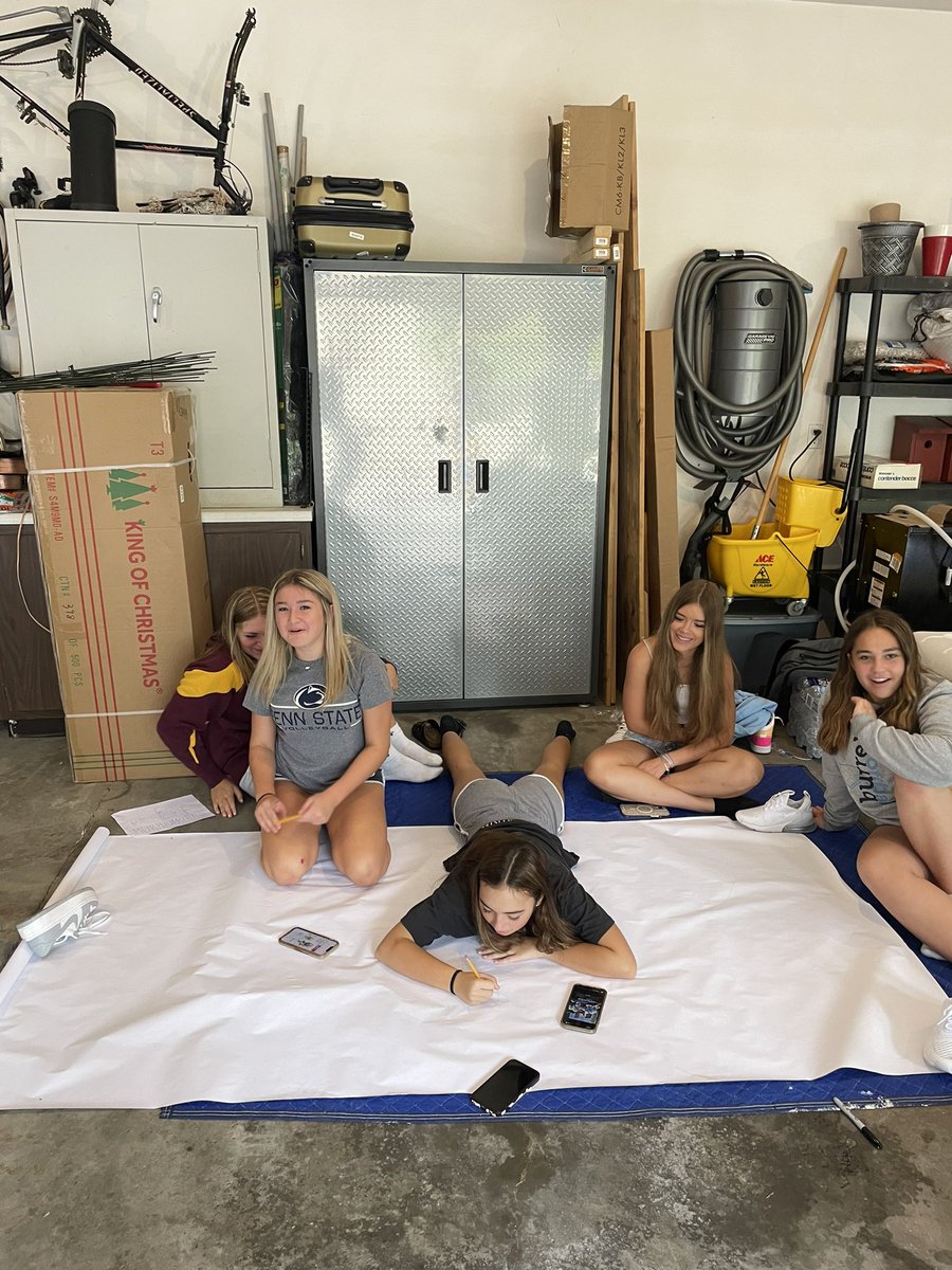 burrellvball's tweet photo. lil team bonding action for today🤗🫶🏼 come see our signs in the gym tuesday😮‍💨 https://t.co/ZelB4xRnJA