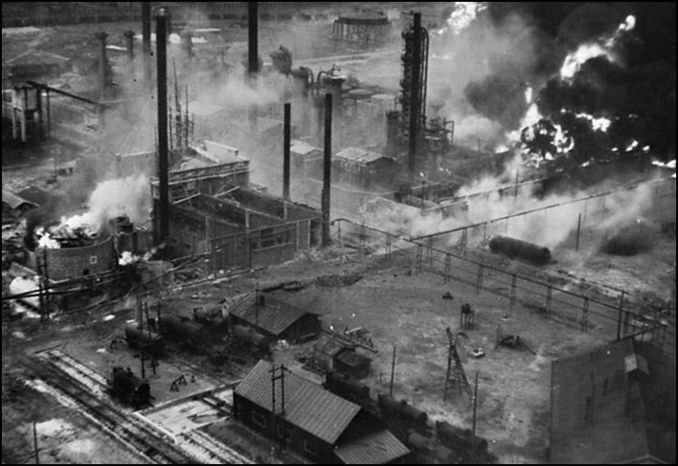 RealTimeWWII's tweet photo. Red Army have captured Ploiești, Romania, largest remaining source of oil for Axis forces. Refineries have been wrecked by massive Allied bombing campaign, with just 20% of normal production left in operation. https://t.co/TyvzHmYvQS
