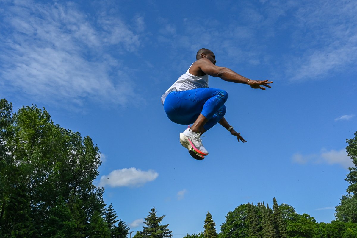 Holy moly! <a href="/dr/">Dan Rowden</a>.mensaflash is one of a kind. You would never know by this photo that he has knee pain. Stoked to see you back out and crushing it, Mike!