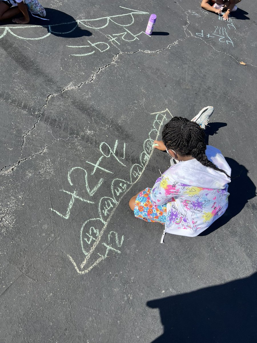 MrsForste's tweet photo. We took learning outside today! We worked on solving addition problems with number lines! #ritenourexcellence #teachertwitter #math @BuderElementary https://t.co/kdEhrMAQua