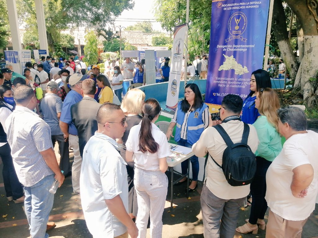 PDDH_chalate's tweet photo. @PDDHElSalvador @PDDH_chalate Se tuvo participación en la Juramentación de la Mesa Interinstitucional de Nueva Concepción, además hubo feria de servicios por parte de instituciones a beneficio de la población, se contó con la visita de la secretaria de Negocios de Estados Unidos https://t.co/A3yO6Ccvt5