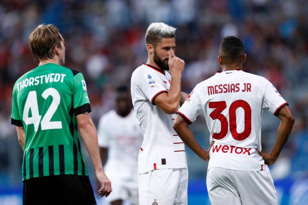 acmilan_zone's tweet photo. 🎙 #CasaMilan, retour sur #SassuoloMilan 🔴⚫️
A la fête il y a 3 mois sur ce même terrain, le Milan s’est montré particulièrement insipide en fin d’après-midi face à Sassuolo. Un match nul dans tous les sens du terme.
▶️ https://t.co/kZitPyPJZV
#ACMZ https://t.co/mzoeOzHEFq