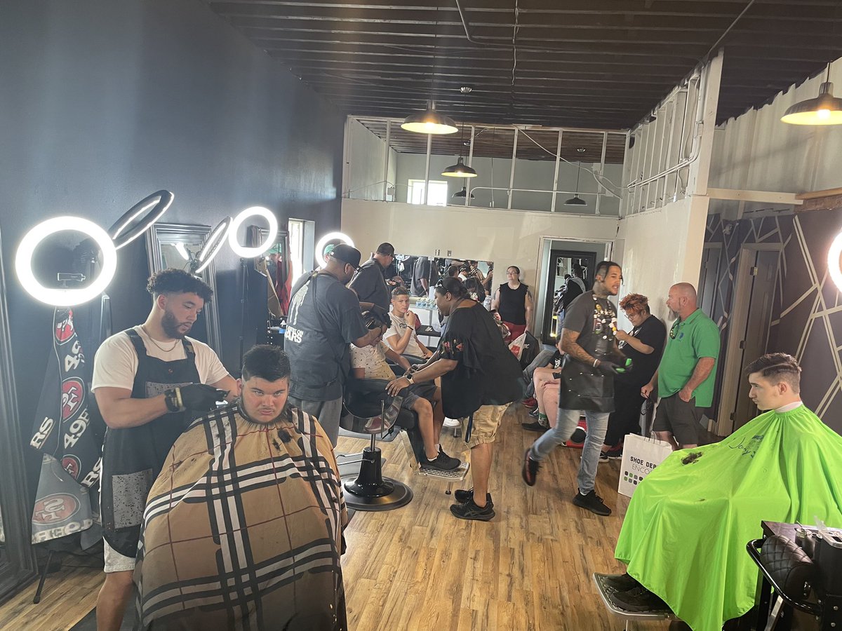bengregg20's tweet photo. Appreciate Rick Clark of @packs_back for allowing me to come out and help kids get ready for the year and go back to school shopping! Clothes and free haircuts canโt go wrong! https://t.co/VrcJgXyxVk