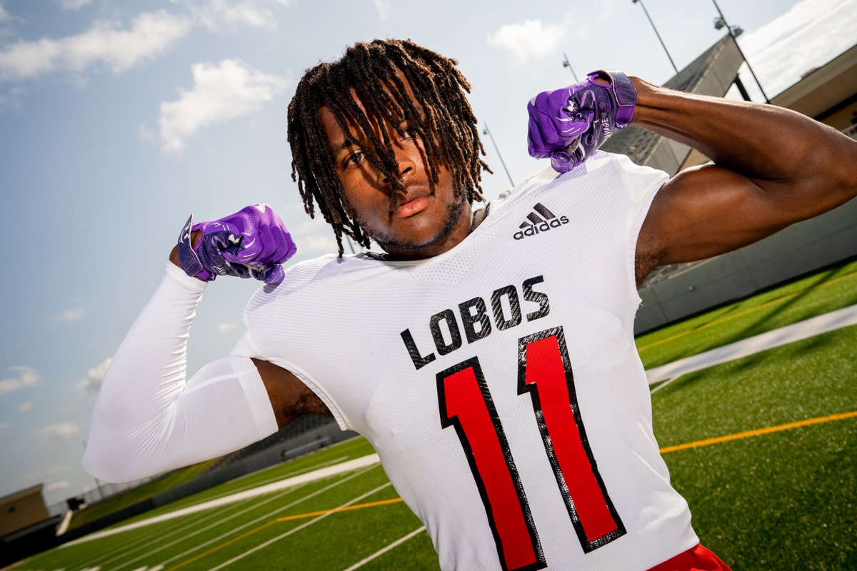 .<a href="/FreddysUSA/">Freddy's Frozen Custard & Steakburgers</a> presents the HOU Pre-season Public School WR/TE of the Year Poll! Voting ends Tuesday, Sept. 6th at 11:59 PM

Nominees:
<a href="/jaquale8/">Jaquale Harrison</a>
<a href="/Arkez14/">Arkez Gomez</a>
<a href="/jacoreywatson1/">Jacorey u1no Watson</a>
<a href="/Ian_Flynt/">Ian Flynt</a>
<a href="/mason_dossett2/">Mason Dossett</a>
<a href="/NoahAbboud6/">Noah Abboud</a>
<a href="/CeyanesJr/">JR Ceyanes</a>
<a href="/_SpeedyQuis/">𝚃𝚑𝚎 𝙵𝚕𝚊𝚜𝚑</a> 
<a href="/SampleZechariah/">Zechariah Sample</a>
 
VOTE:vype.com/Texas/Houston/…