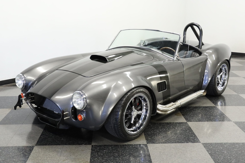 streetsidecars's tweet photo. This 1965 #Shelby #Cobra Factory Five features a 302 V8 teamed with a 5-speed manual transmission

Link: https://t.co/BDGtCzNALY

#musclecar #sellitwithstreetside #shelbycobra #carrollshelby #vintagecobra #vintageshelby #classiccobra #factoryfive #cobrafactoryfive #V8 #factory5 https://t.co/mX3dpmztqI