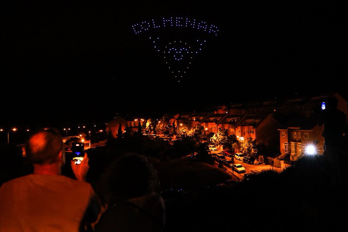 jorge_garciad's tweet photo. Espectacular el espectáculo de drones para cerrar #Remedios22 en #ColmenarViejo.
Novedoso, diferente y muy colmenareño. https://t.co/wIH9RAQoG5