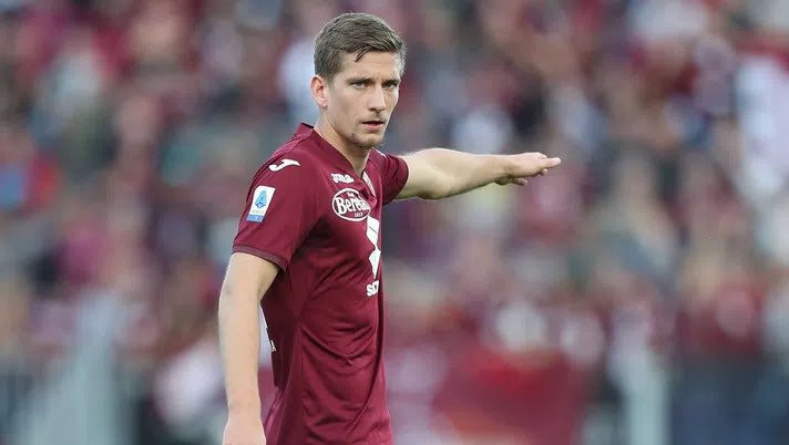 aduz72's tweet photo. La strada è tracciata …. Seguila e troverai dei fans che ti adorano incondizionatamente #PraetBack @dennispraet @TorinoFC_1906 https://t.co/5oyMEiPbdT
