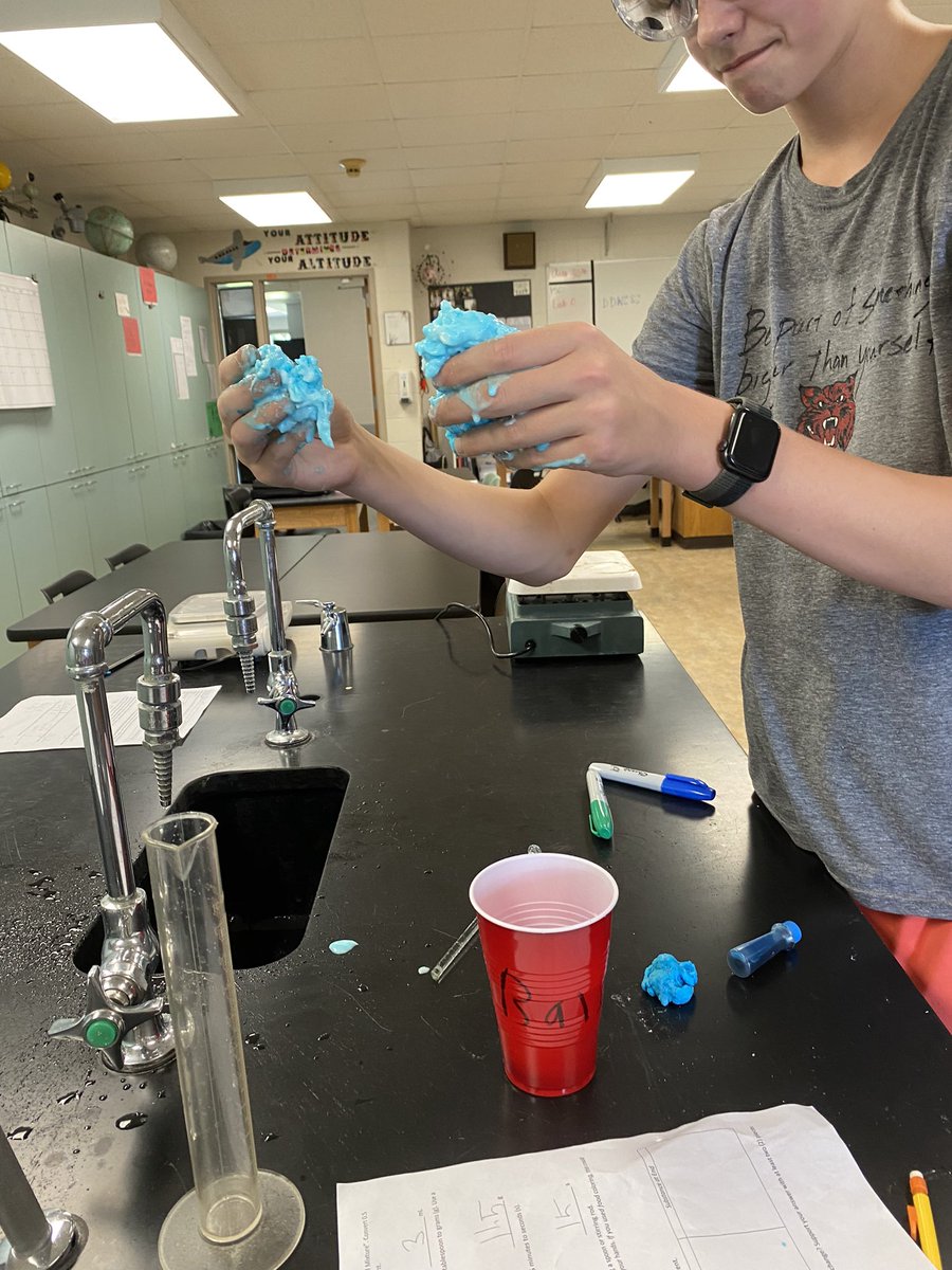wdhsbowles's tweet photo. #wdbobcats at it again in PSChem! Today’s inquiry: How to make a rubber ball! Students nailed it! #scienceinaction #freshmenrock https://t.co/5wDpv9vN9P