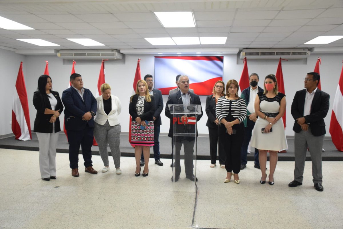 PLHonduras's tweet photo. 1/2 El @PLHonduras informó que terminó de elaborar un Proyecto de Ley para la conformación del nuevo Consejo Nacional de Defensa y Seguridad Nacional (CDSN) y explicó que esperará el tercer debate de la iniciativa que se discute en el @Congreso_HND para introducir los cambios. https://t.co/2tvlgbyhi6