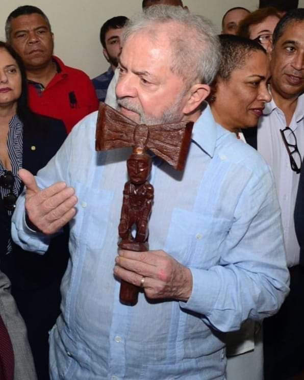 fcandomble's tweet photo. E eu queria aproveitar pra falar que meu voto não é secreto, que prefiro que eleitor do coiso não me siga e que POLÍTICA e RELIGIÃO se misturam sim! Igual farinha e dendê!

13 beijos na cura 💖 https://t.co/KQKItckBD2