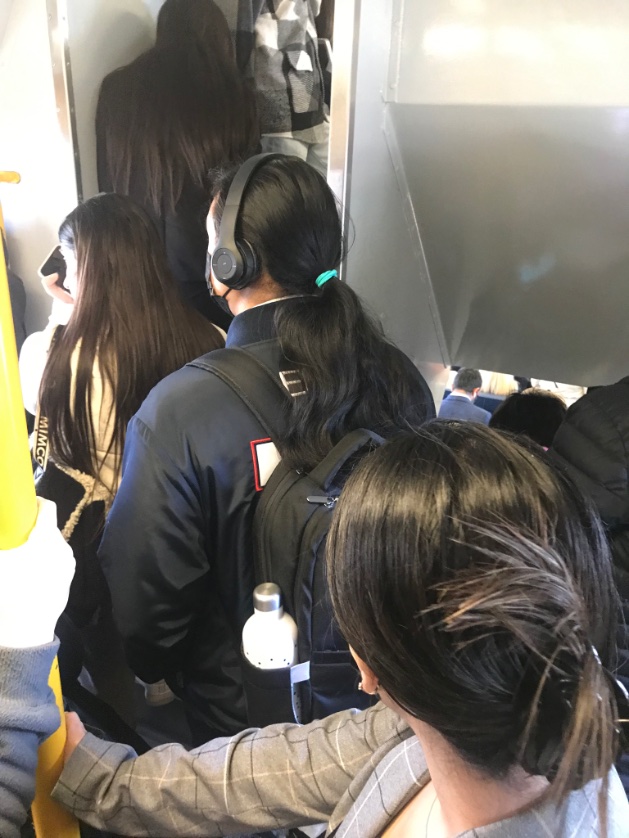 Albin111's tweet photo. Never get sick of stacked trains! I LOVE IT! Safety concerns, how concerned are you about overfilled trains! #nosympathyfortheunions #rbtu #strikes #trainstrikes #forsafety #fuckunions https://t.co/4APKv6fOB9