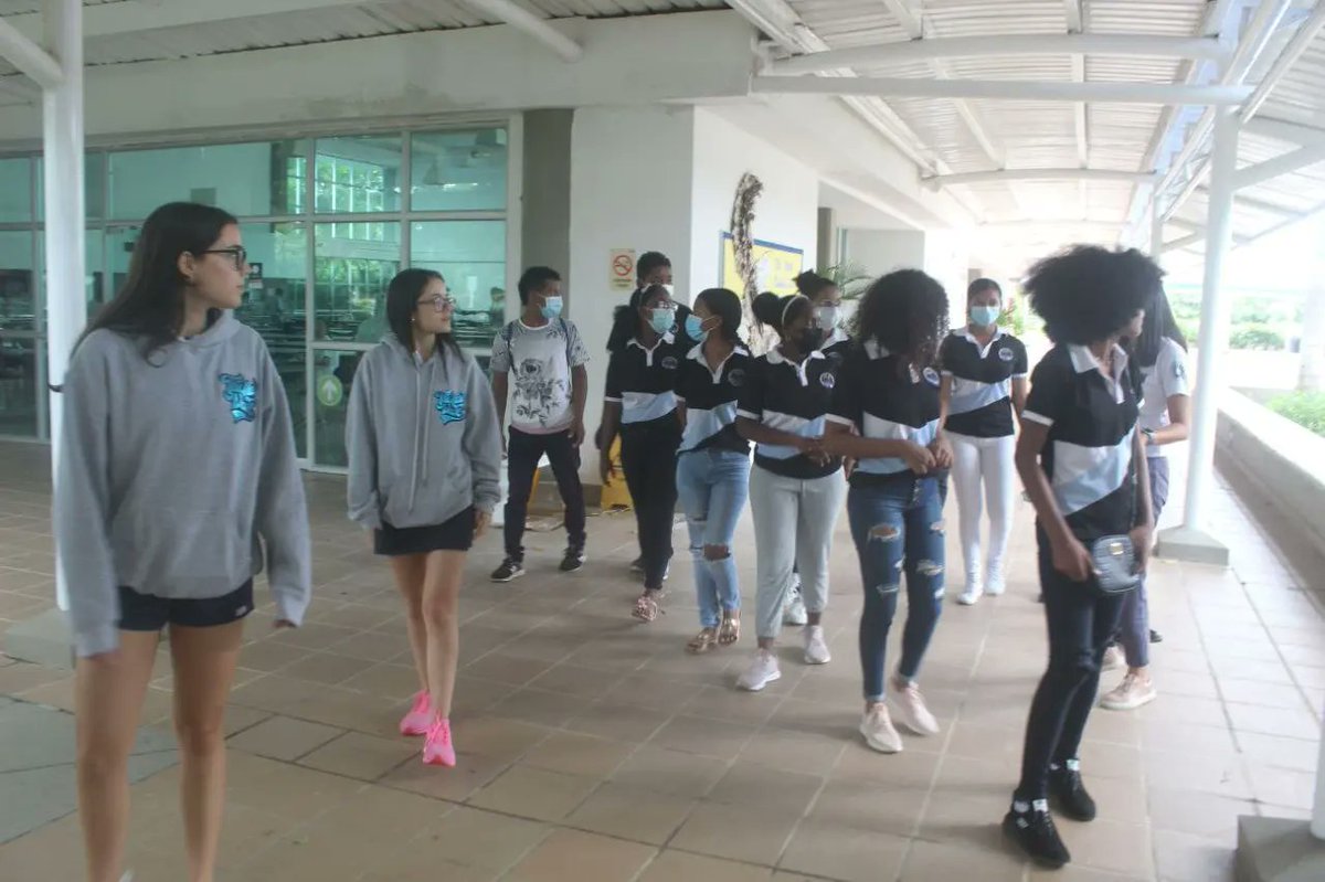 En las instalaciones de <a href="/cojowa/">Jorge Washington CARTAGENA</a> se realizó un encuentro motivacional previo a las pruebas ICFES en el que participaron los estudiantes de 11° de este colegio y de la Institución Educativa Manzanillo del Mar. Además realizaron un compartir y recorrieron las instalaciones. 🏫👩‍🏫📚