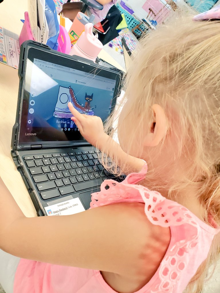 msgettinger's tweet photo. Our first @Seesaw activity of the year last week was a hit! We love to rock in our school shoes! #Kindergarten #1stweek #bLEADsgreen https://t.co/44SJQqNnNz