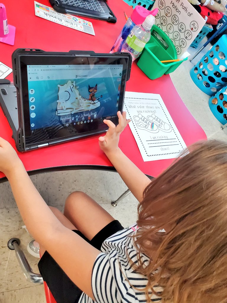 msgettinger's tweet photo. Our first @Seesaw activity of the year last week was a hit! We love to rock in our school shoes! #Kindergarten #1stweek #bLEADsgreen https://t.co/44SJQqNnNz