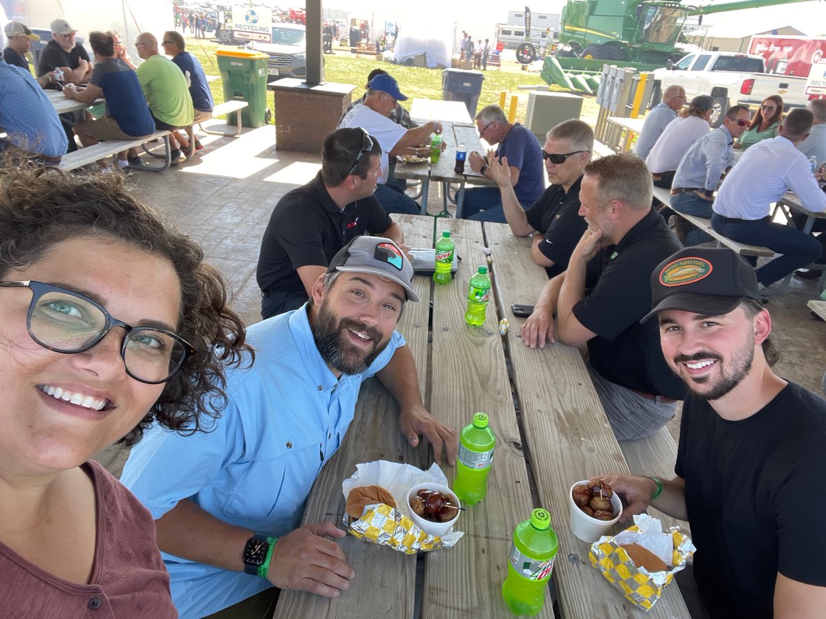 Studio_46_'s tweet photo. Spotted! A good-looking team at the @FPShow with @smartnitrogen today. 📸 https://t.co/43fJRpz7WF