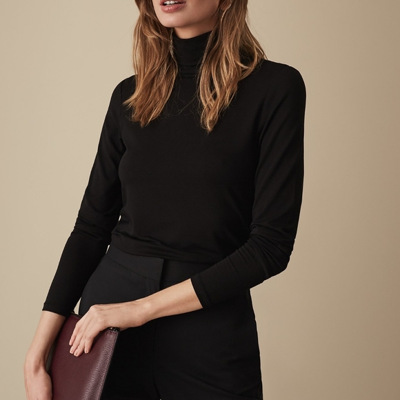 Verasplace1's tweet photo. So good I had to share! Check out all the items I'm loving on @Poshmarkapp #poshmark #fashion #style #shopmycloset #chicos #reiss #missguided: https://t.co/YYukzCFpVa https://t.co/NQStrtUuZh
