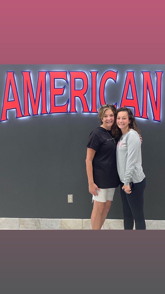 Rhealy0425's tweet photo. #BringYourParentsToWorkDay with @kaityhealy @j9heals #AMERICANWBB 🏀 🙌🏻❤️🙏 https://t.co/gtSLwAq5FN