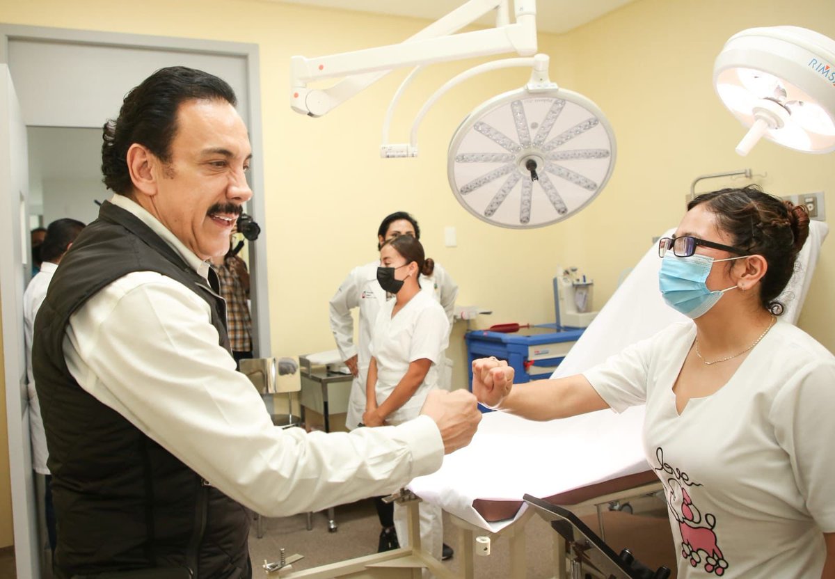 omarfayad's tweet photo. Con el corazón ♥️ en la mano, les agradezco el apoyo y cariño que recibí durante estos seis años de mi gobierno, del personal de salud y de los hidalguenses 👩🏻‍⚕️🧑🏻‍⚕️👨🏻‍⚕️. https://t.co/61II82i4fk
