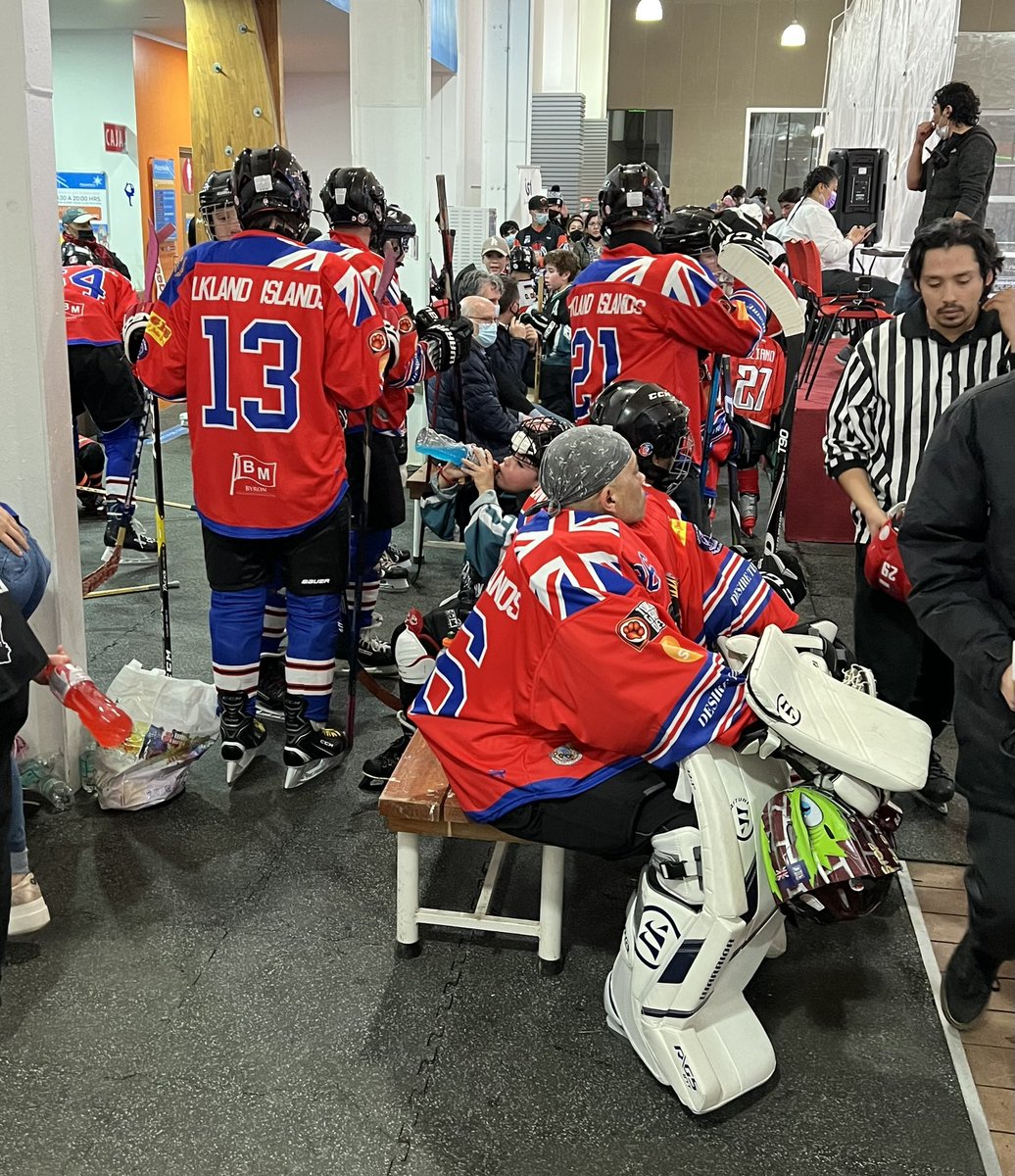 Our seniors are waiting patiently. #anyminutenow #icehockey #puq #puntaarenas #falklands #falklandislands