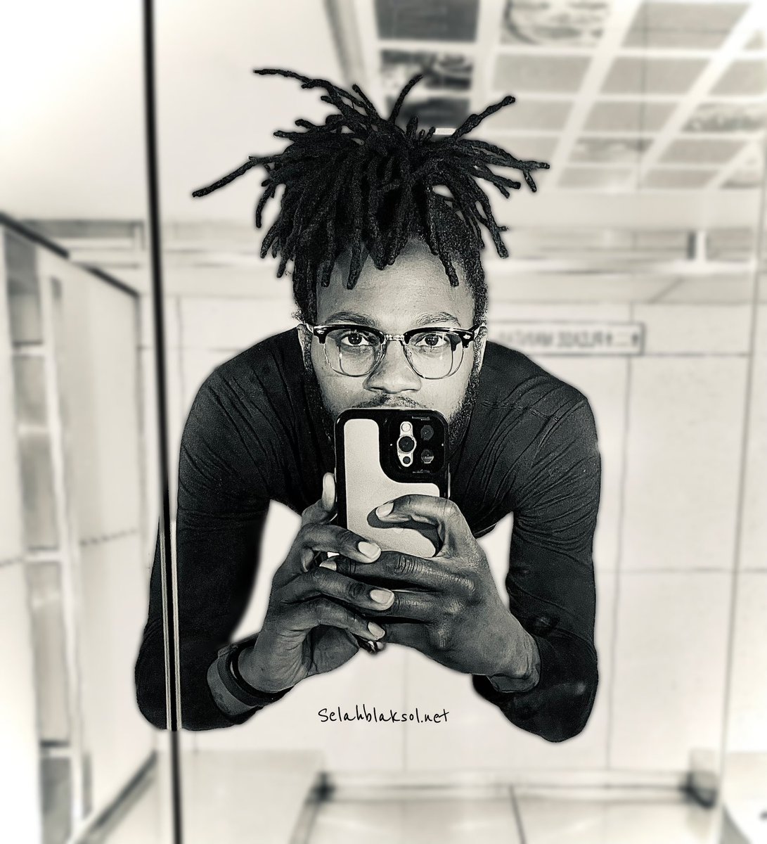 Selah116's tweet photo. The only way is 🆙 
👉🏾 https://t.co/F4ph3lYmWS
—///
#BeingLeaderasKing #PoetryinHipHop #LetThatWorkTalk #Up #Elevator #Elevate #Selfie #Inspiration #ElevatorSelfie #tuesdayvibe # https://t.co/48K5de2mVJ