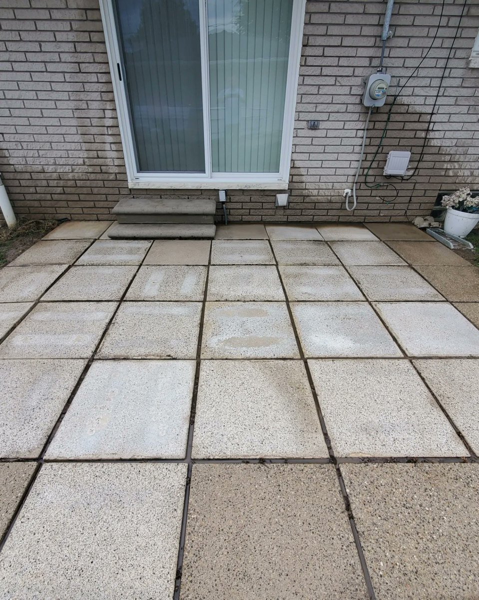 EandSPowerWash's tweet image. Driveway &amp;amp; Patio Surface Cleaning/Washing in Garden City, Michigan