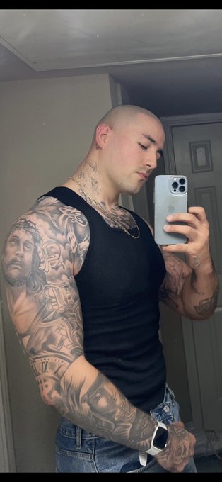 Watch cesar castillo's leaked NSFW photo on TwXstars