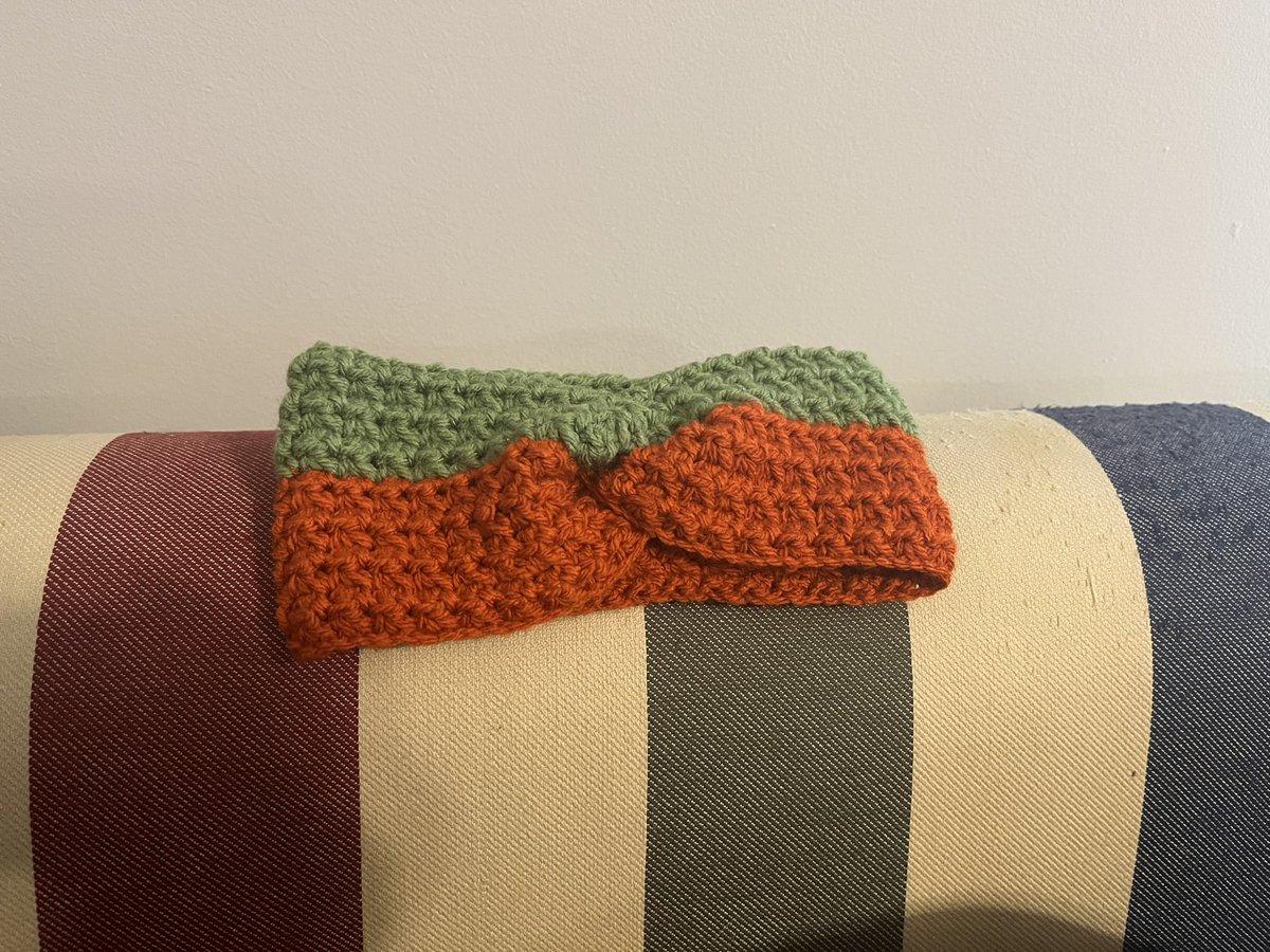 IceCreamCraftin's tweet photo. One day I’ll get back into the swing of things with posting but that day is not today! 😛
#crocheter #yarn #crochetproject #crochet #queercreater https://t.co/jQxZmdFrfv