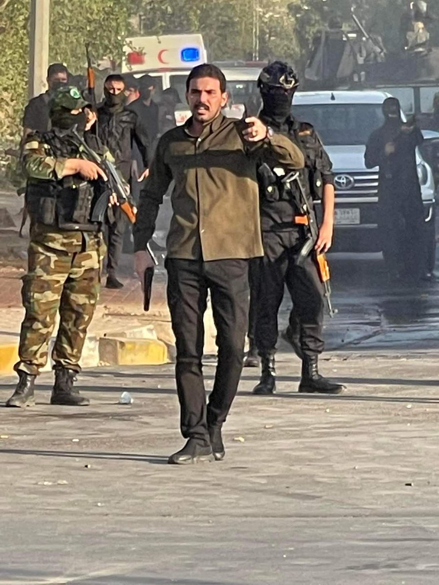 NabPow's tweet photo. #يرجى_التعميم⚠️
اخوتي هاؤلاء الاشخاص الذي اقتادونا الى مكان مجهول معصوبين الاعيون لولا الفرقه الخاصه خلصتنه 
ولحد الان جاي يفترون علينا بس الاتحاديه والحرس الوطني ما جاي ينطونه الهم  اخوتي اخاف يصير شي اذوله السبب *هاي البارحة
منقول #جيش_المهدي #ابن_الزنا https://t.co/wJ2N3JqgCU