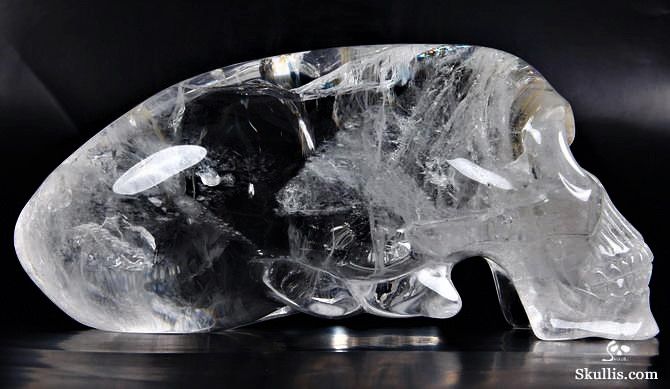 The output concept art from Midjourney with lots of variation and upscaling created several images that we have posted on our blog

yuuzhanvong77.wordpress.com/2022/08/30/the…

Crystal Skull fictional idea was popularized by Indiana Jones movie: Kingdom of the Crystal Skull